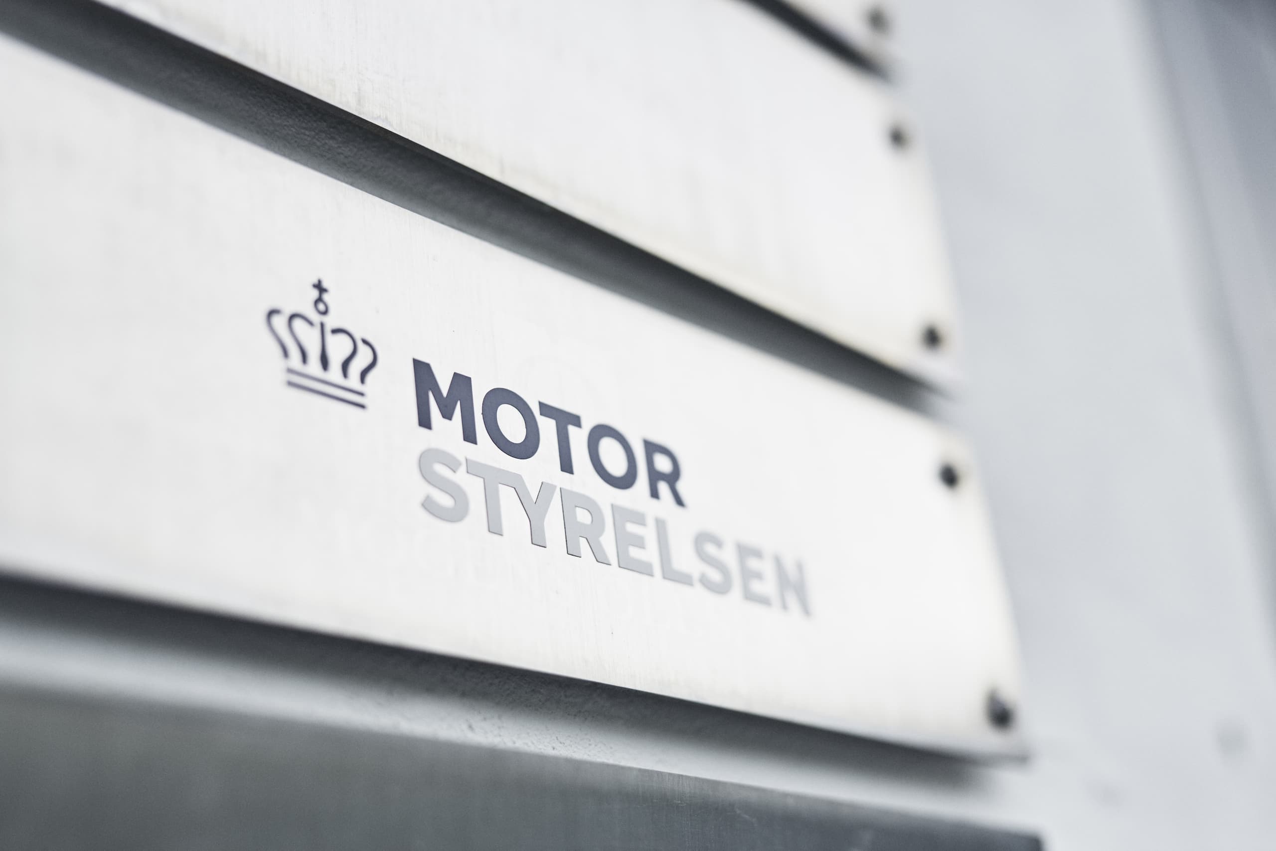 Skilt med Motorstyrelsens logo